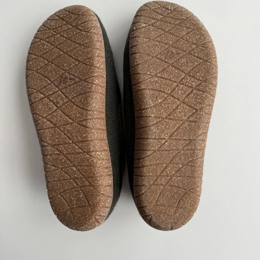 Taos Woolfer Olive Boiled Wool Faux Shearling  Rubber Soled Slippers‎ m 8 w 11